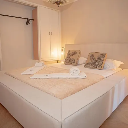 Lobos - By Y Concept * Setúbal