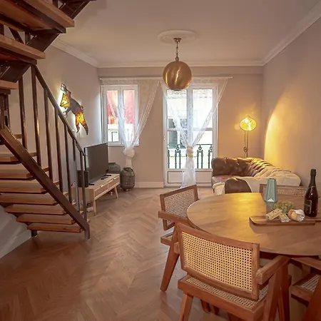 Lobos - By Y Concept * Setúbal